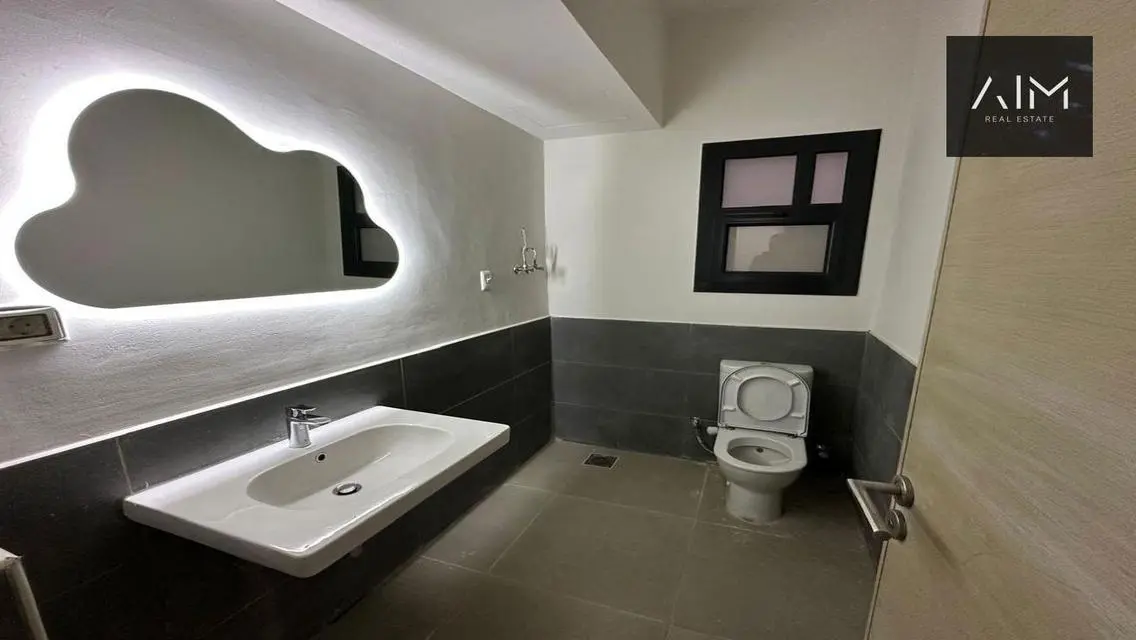 182m furnished apartment, immediate delivery, 300K