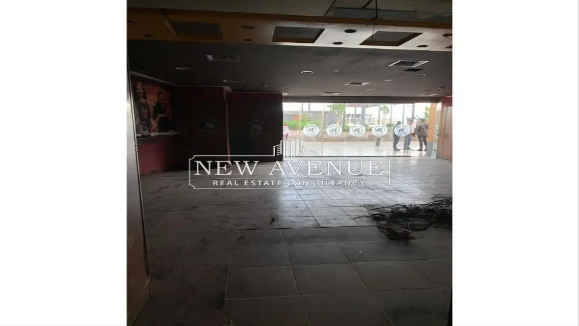 Retail 125 sqm for rent at Emerald Plaza