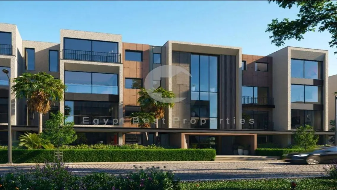 Town house with 10y installments in Palm Hills