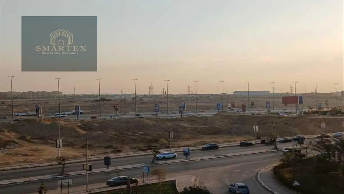 Luxury Apartment in Mall 8 with Balcony