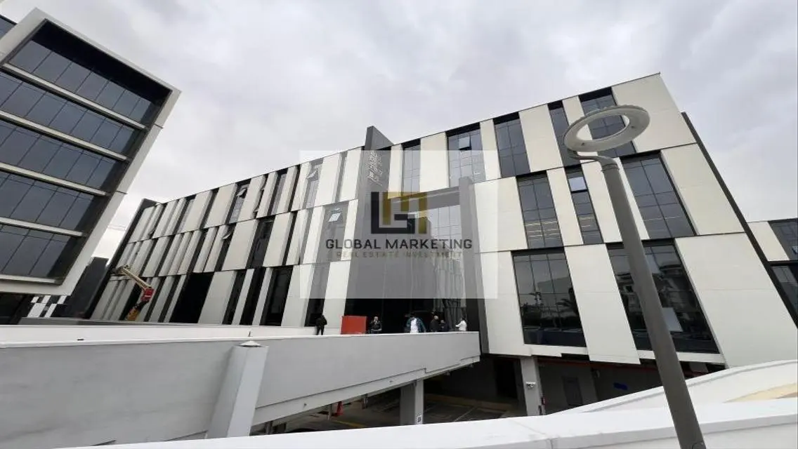 Admin office 65meters for rent  in Hyde Park