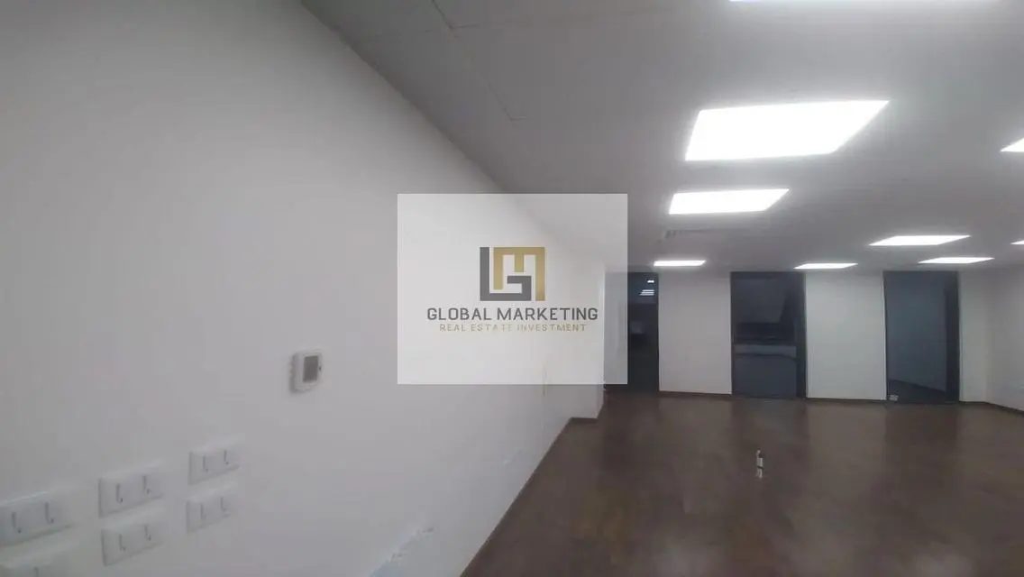 Admin office 69meters for rent  in Hyde Park