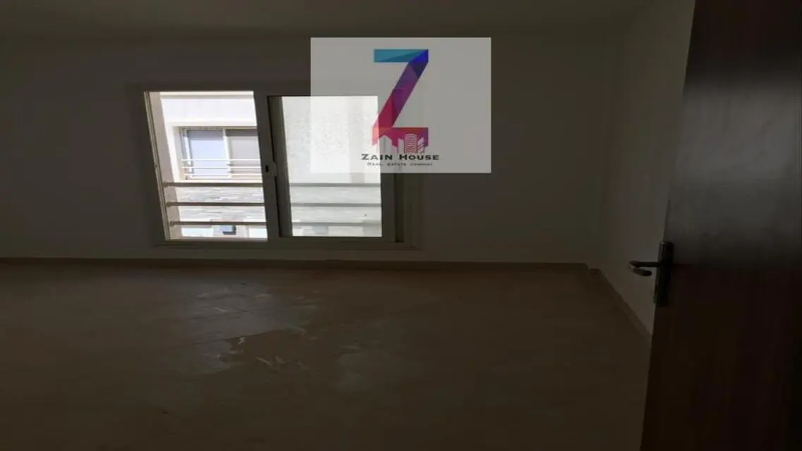 لقطه للبيع شاليه دور اول بحرى فى امواج الساحل 2غرف