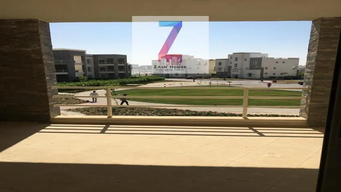 لقطه للبيع شاليه دور اول بحرى فى امواج الساحل 2غرف