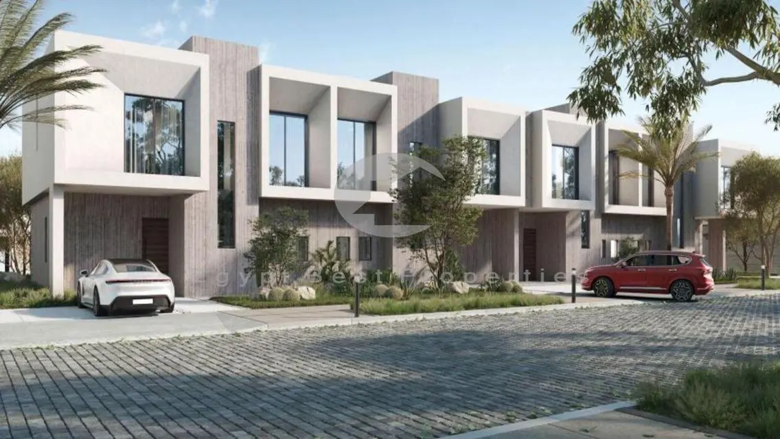 Town House Corner For Sale Over Looking Greenery .