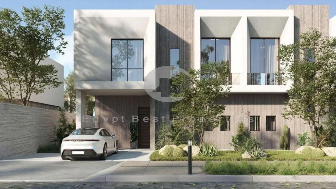 Town House Corner For Sale Over Looking Greenery .