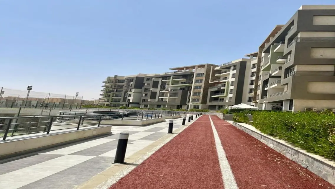 شقة فاخرة بإطلالة على بحيرات مميزة للايجار