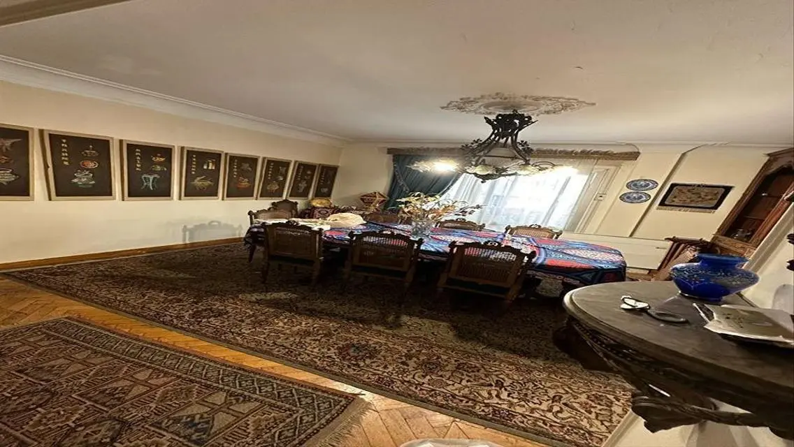 شقة للبيع فى تفرعات شارع سوريا فى المهندسين .