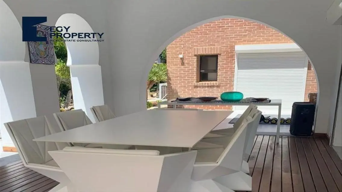 Furnished Villa Direct On Lagoon with private pool