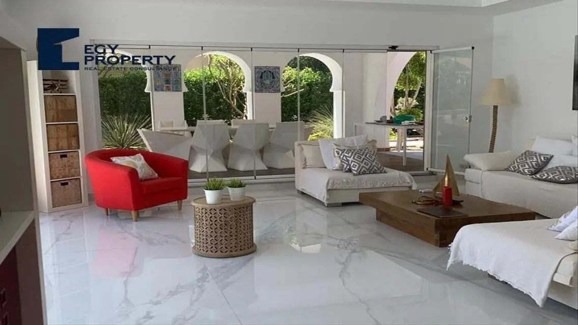 Furnished Villa Direct On Lagoon with private pool