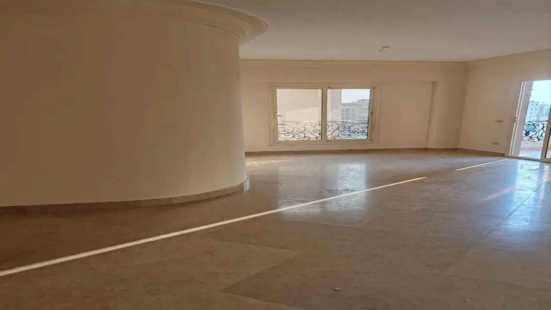 شقة للإيجار ٢٢٠ متر ٣ غرف بدون فرش عمارات النرجس .
