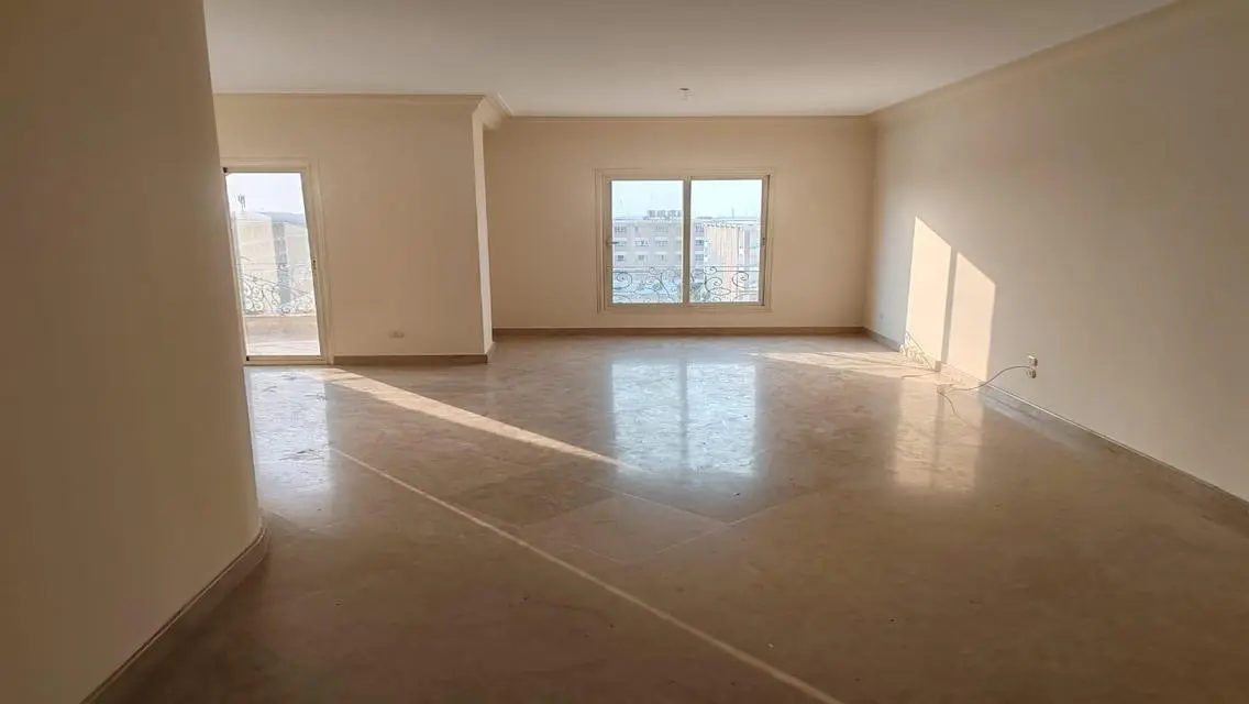 شقة للإيجار ٢٢٠ متر ٣ غرف بدون فرش عمارات النرجس .