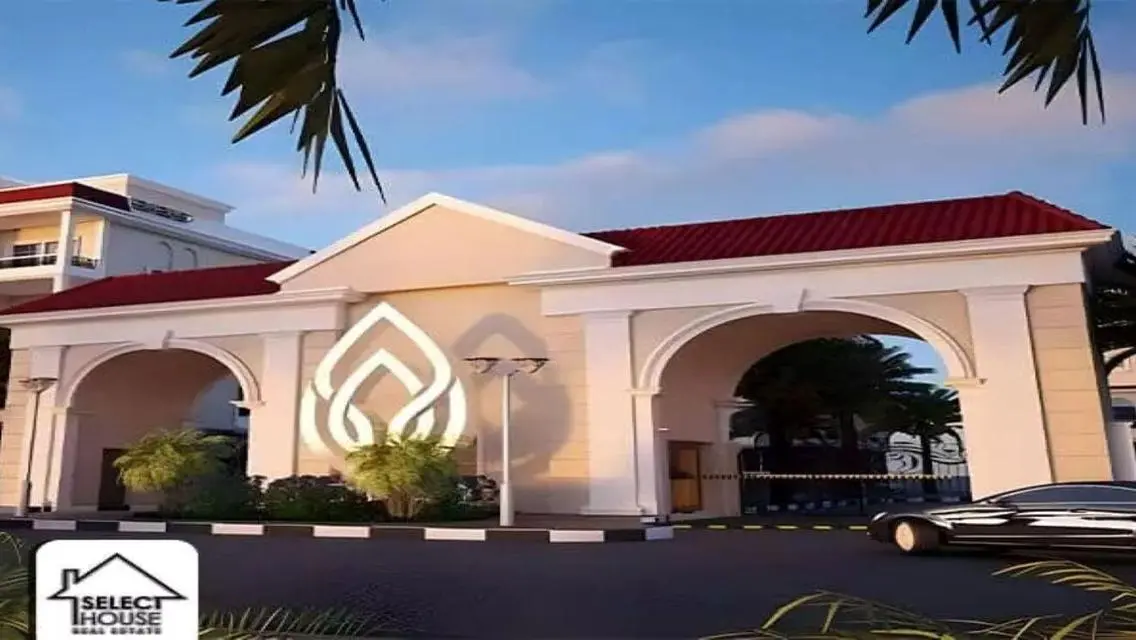 شقة للبيع داخل ارقى كمبوند بالتوسعات الشماليه
