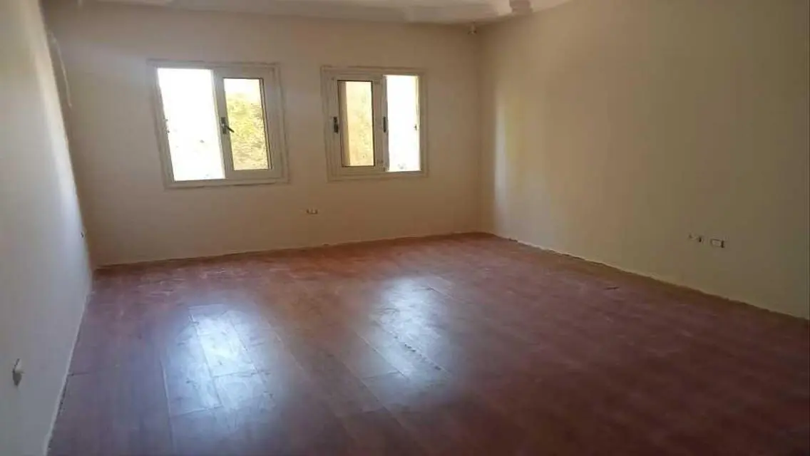 فيلا نموذج Z  للايجار القانون تشطيب سوبر لوكس