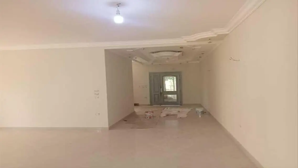 فيلا نموذج Z  للايجار القانون تشطيب سوبر لوكس