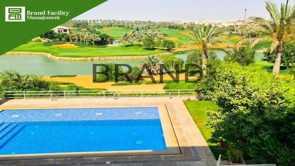 فيلا مميزة صف أول جولف  للإيجار  في  قطامية  ديونز