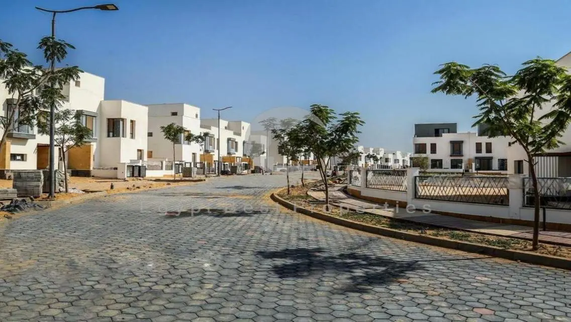 Twin house with installments resale in villette