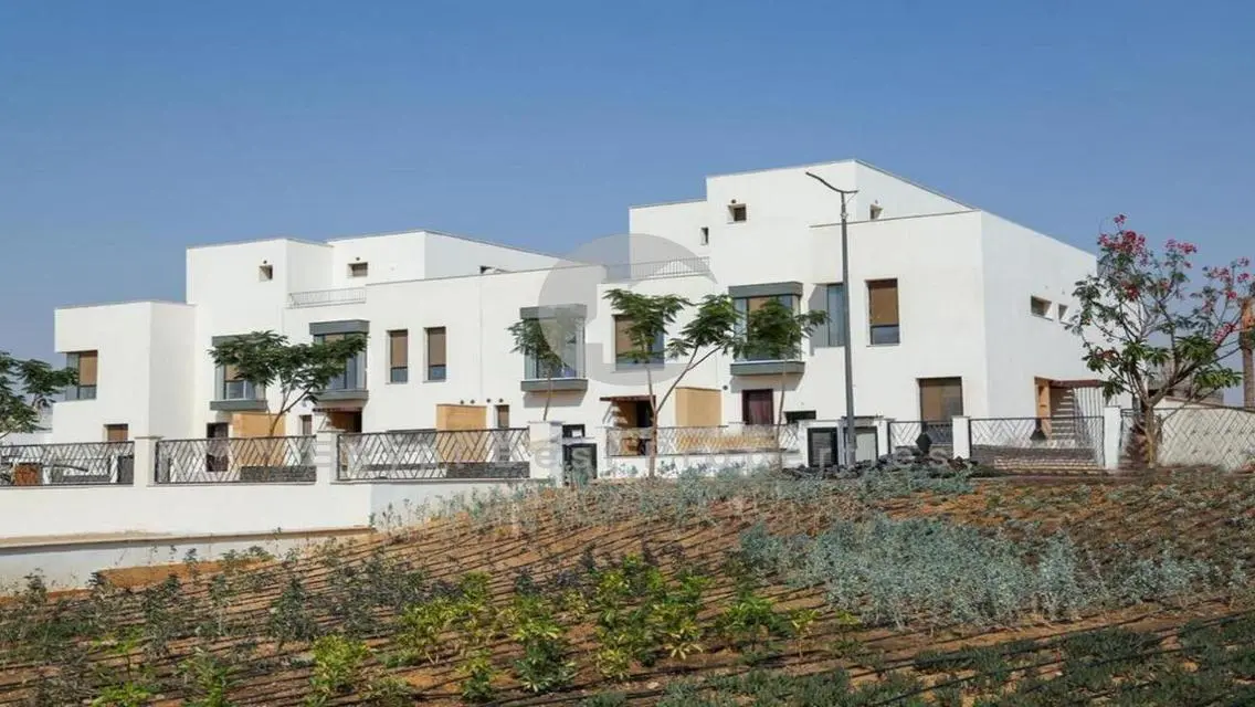Twin house with installments resale in villette