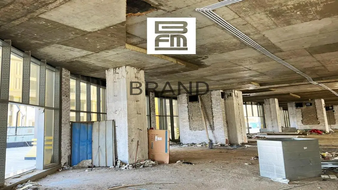 Standalone Building for rent directly on the 90th
