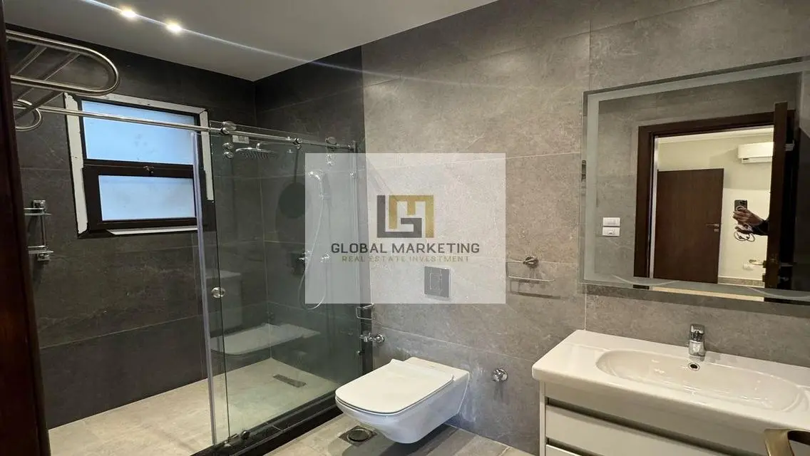 Luxury finished apartment - in Eastown