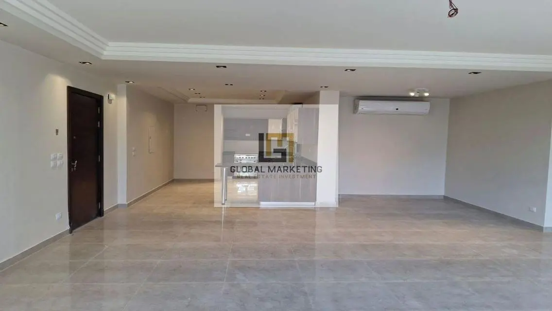 Semi furnished apartment with garden for rent