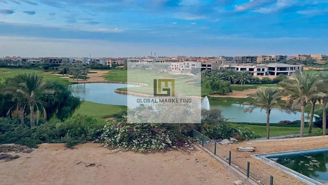 فيـلا تشطيب مميز وفيو رائع ع الجولف والبحيرات