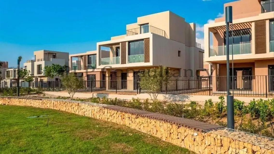 تاون هاوس للبيع 221م جاهزة للمعاينة سوديك ايست