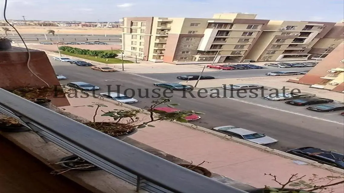 شقة فاخرة تتكون من 3 غرف نوم بإطلالة مميزة