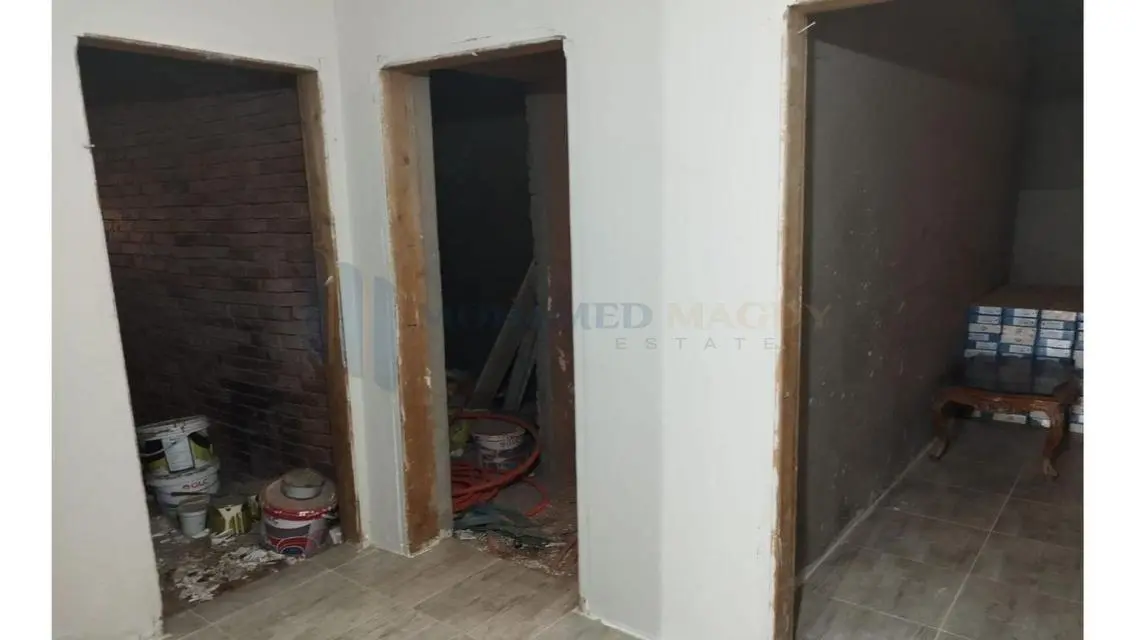 فيلا فاخرة للبيع - 6 غرف نوم بمساحة كبيرة