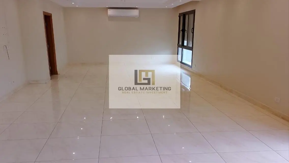 تربلكس تسطيب سوبر لوكس للايجار ف ايستاون
