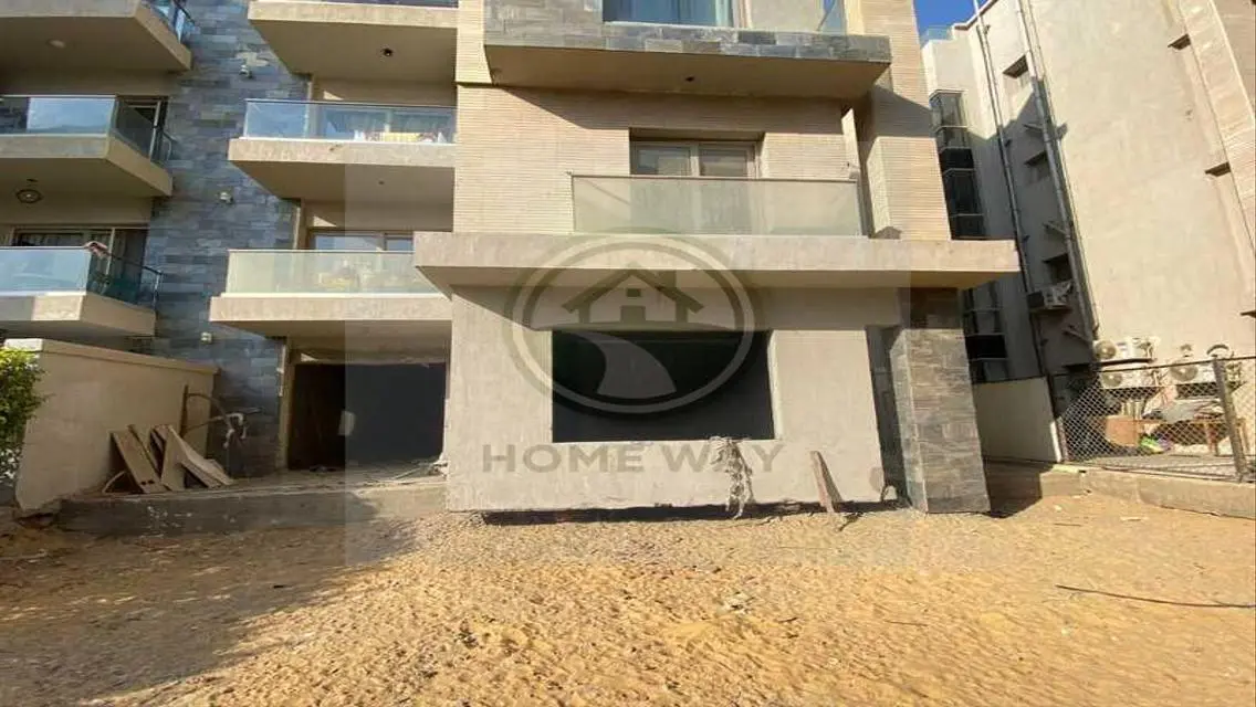شقه فوري فيو حمام سباحه في قلب الجولدن سكوير
