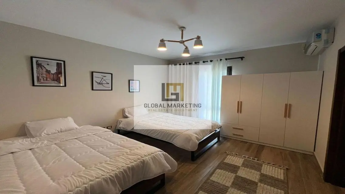 modern furnished apartment for rent in Eastown