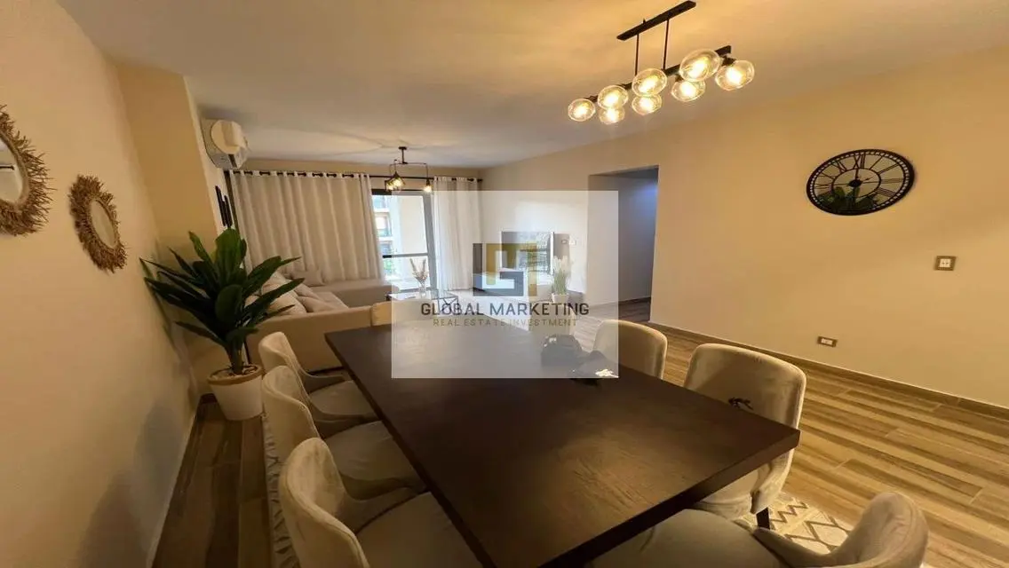 modern furnished apartment for rent in Eastown