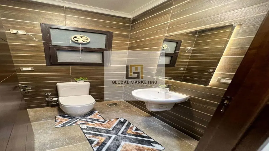 modern furnished apartment for rent in Eastown