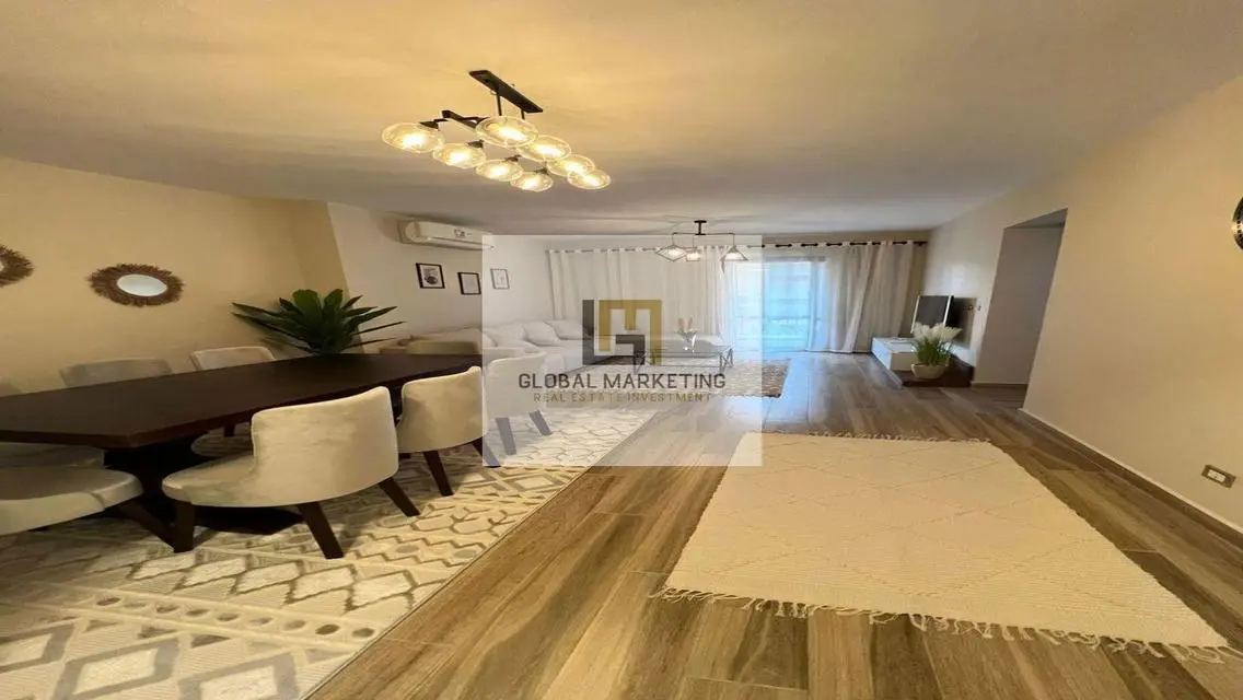 modern furnished apartment for rent in Eastown