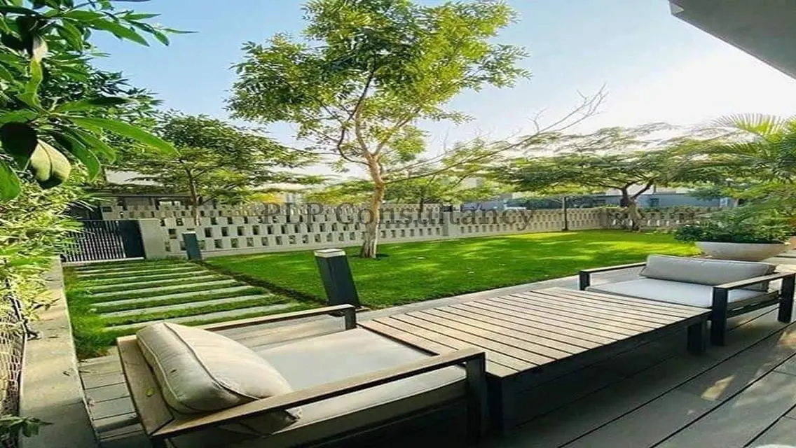 Villa for sale at a bargain price in Al Burouj