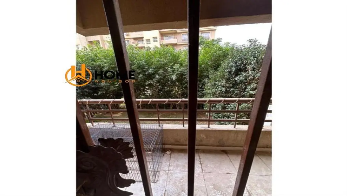 شقة أرضي بجاردن للبيع في مدينتي بموقع مميز