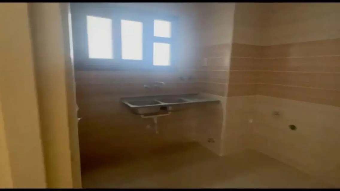 للبيع بمدينتى باجمل مراحلها B8شقه168م 3نوم بالجراج