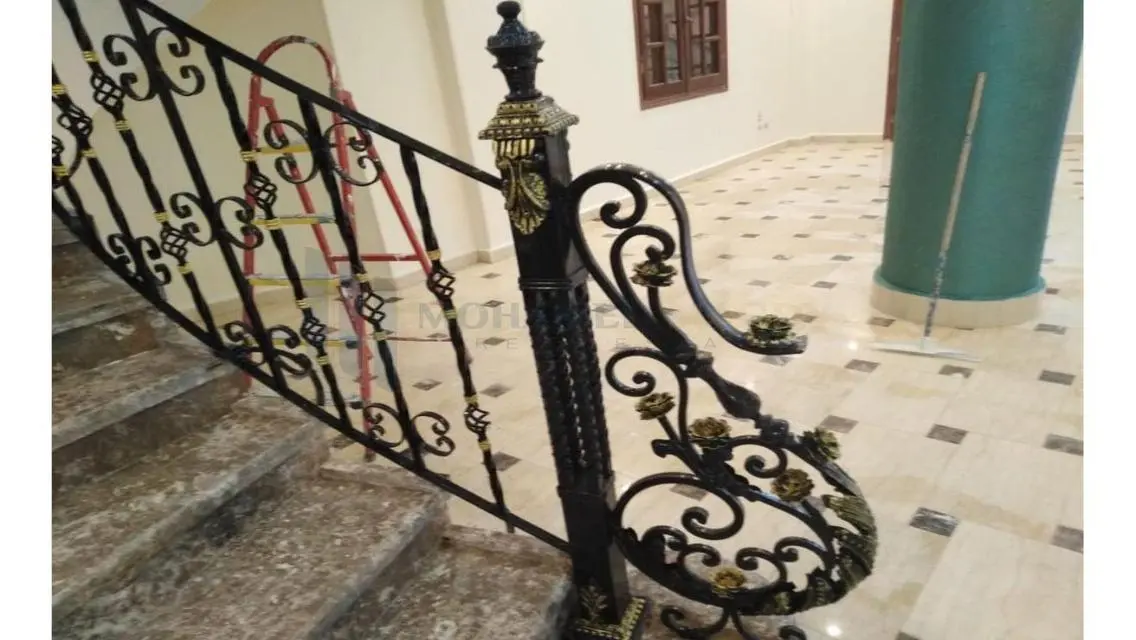 شقة فاخرة بمساحة كبيرة مع حديقة خاصة