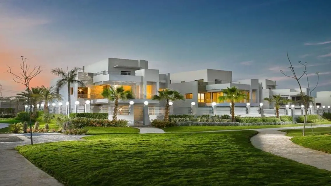 Ready to move 641m villa+garden Almihwar (Inst)