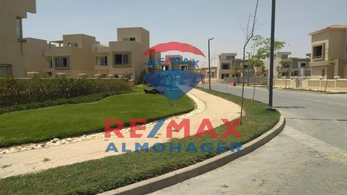 Luxury Apartment with Private Garden in Prime Location