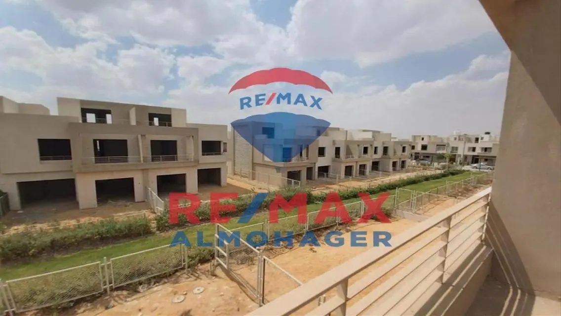 Luxury Apartment with Private Garden in Prime Location