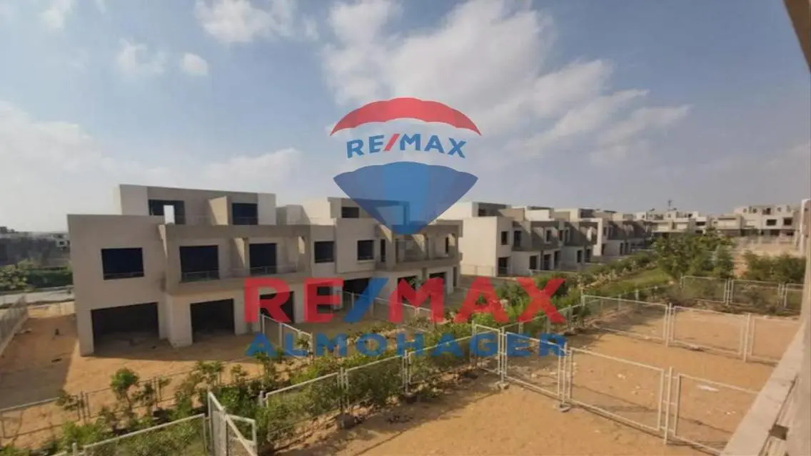 Luxury Apartment with Private Garden in Prime Location