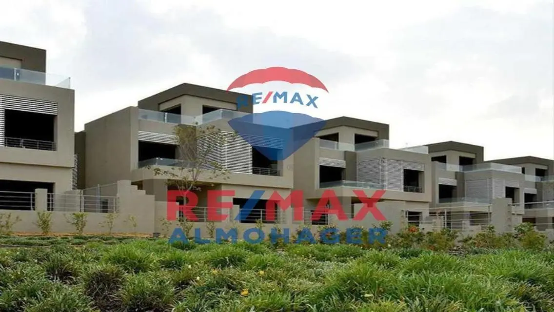 Luxury Apartment with Private Garden in Prime Location