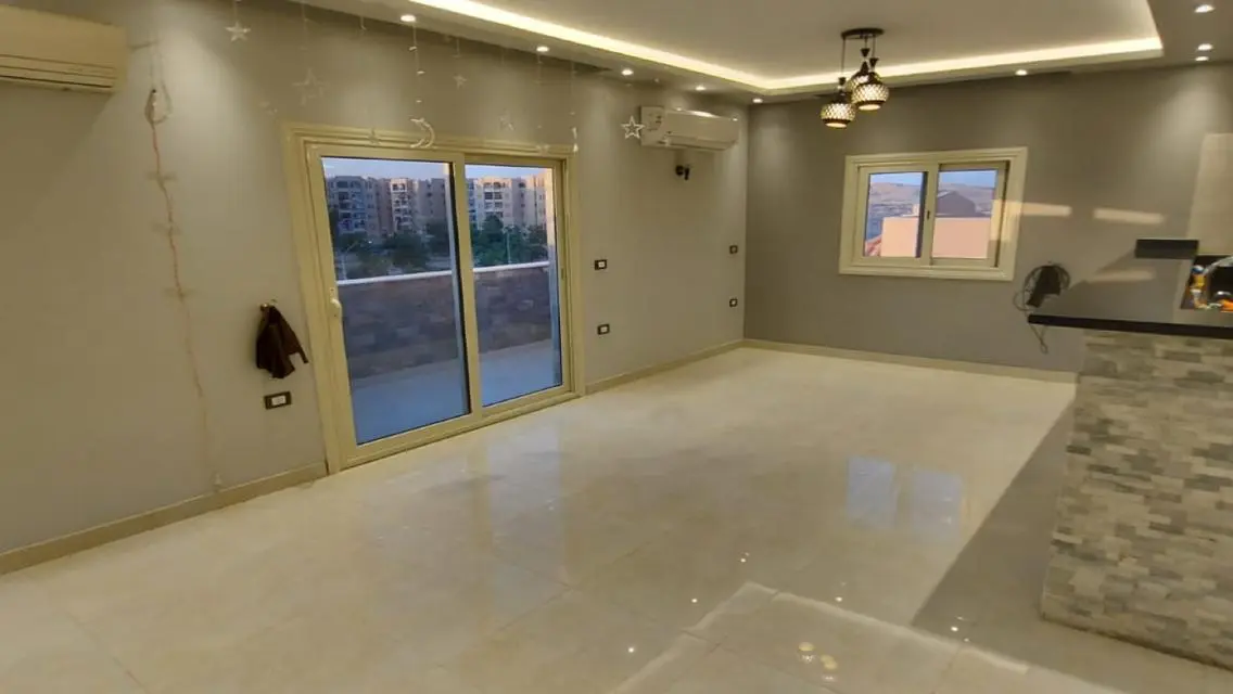 روف الايجار موقع مميز  الحى 16 الشيخ زايد فيو رائع