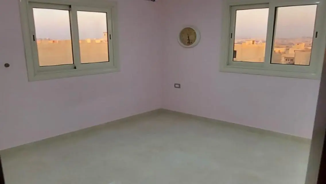 روف الايجار موقع مميز  الحى 16 الشيخ زايد فيو رائع