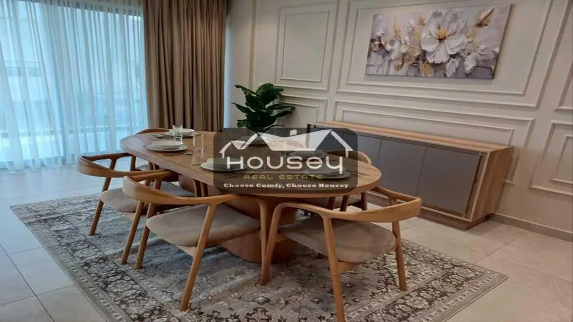 First Residence - New Furnishings - Spacious Area