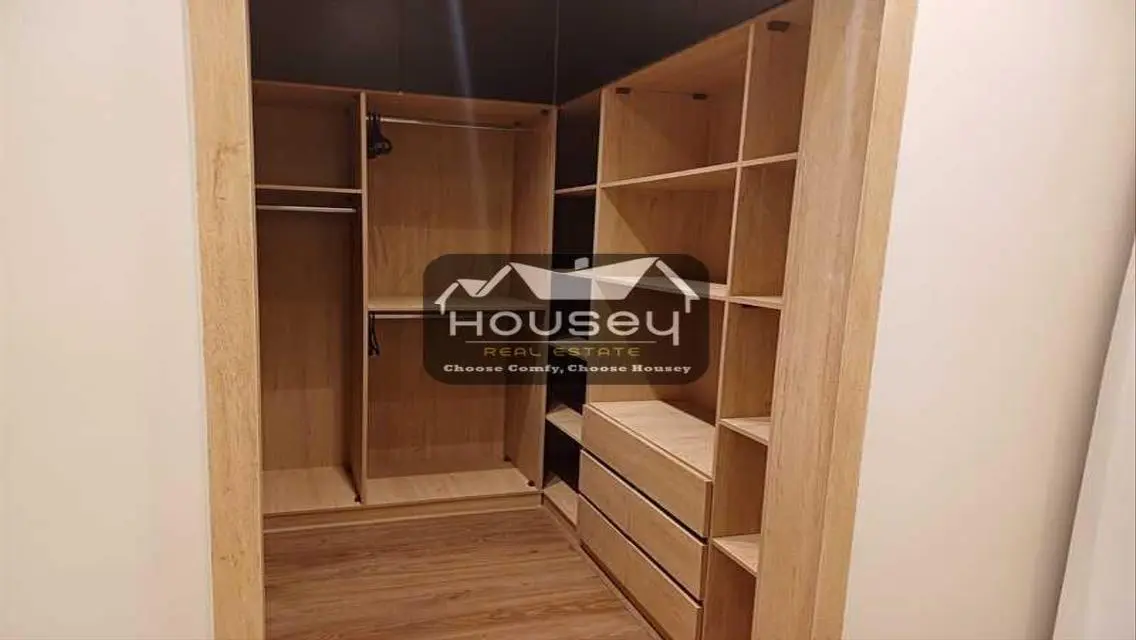 First Residence - New Furnishings - Spacious Area