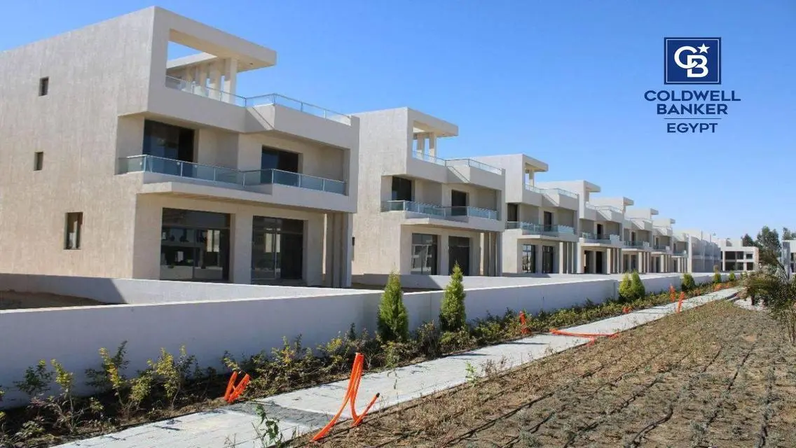 Villa in Sheikh Zayed next to Beverly Over 9 years