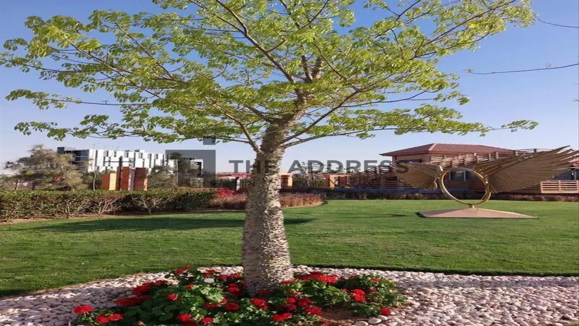 Villa 360sqm + 100sqm garden landscape view 10%DP
